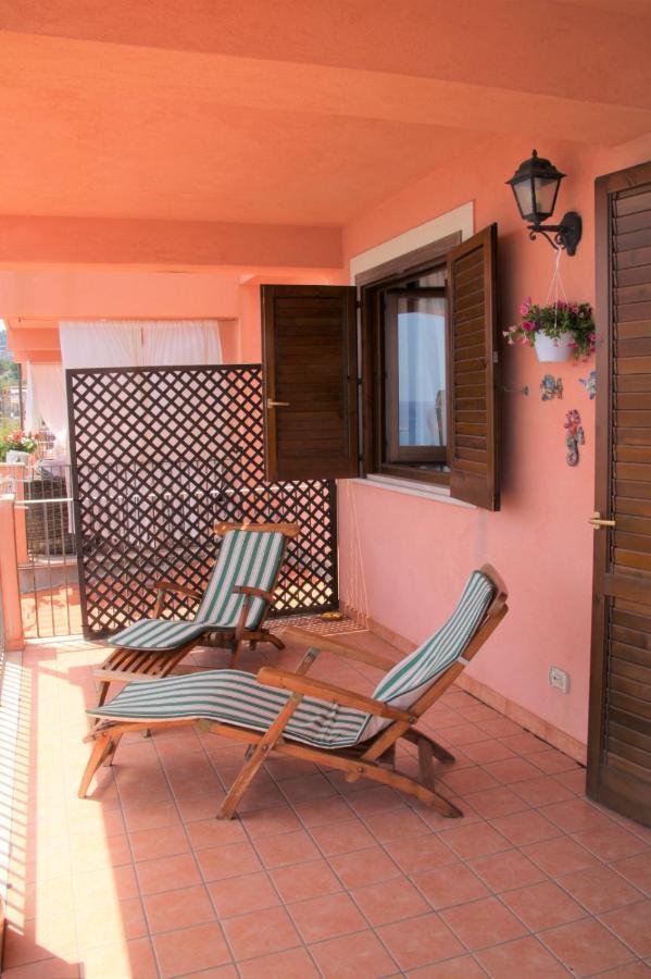 Poseidone Sea Apartment Taormina มาซเซโอ ภายนอก รูปภาพ
