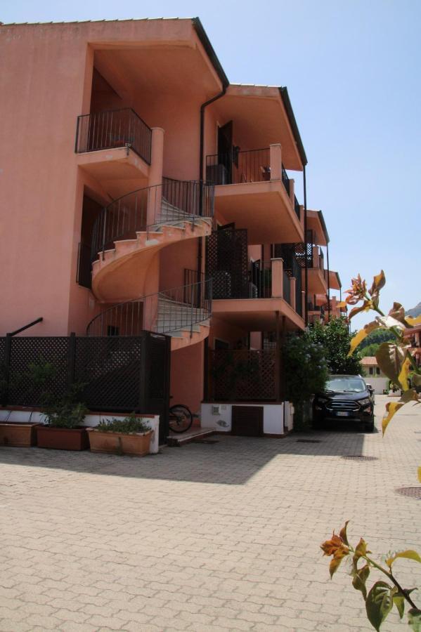 Poseidone Sea Apartment Taormina มาซเซโอ ภายนอก รูปภาพ