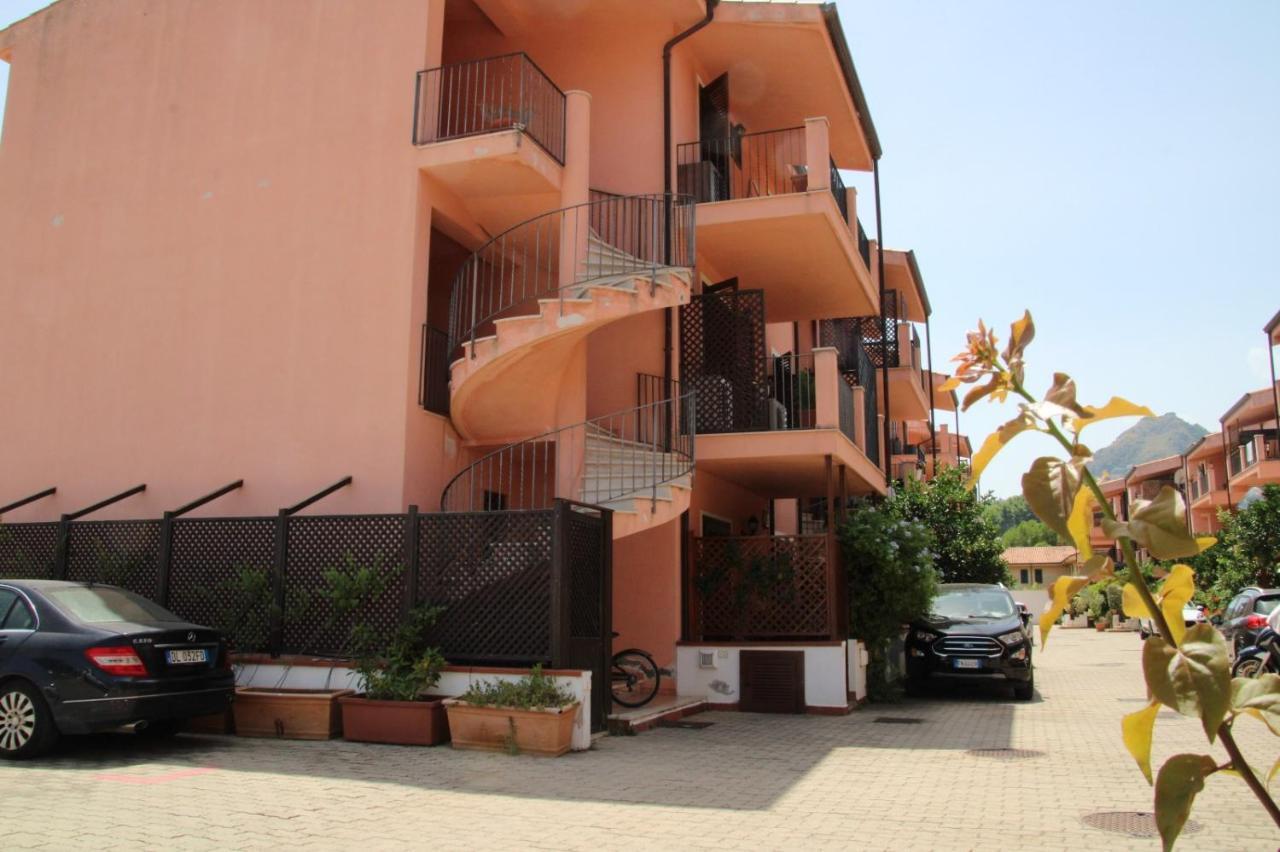 Poseidone Sea Apartment Taormina มาซเซโอ ภายนอก รูปภาพ