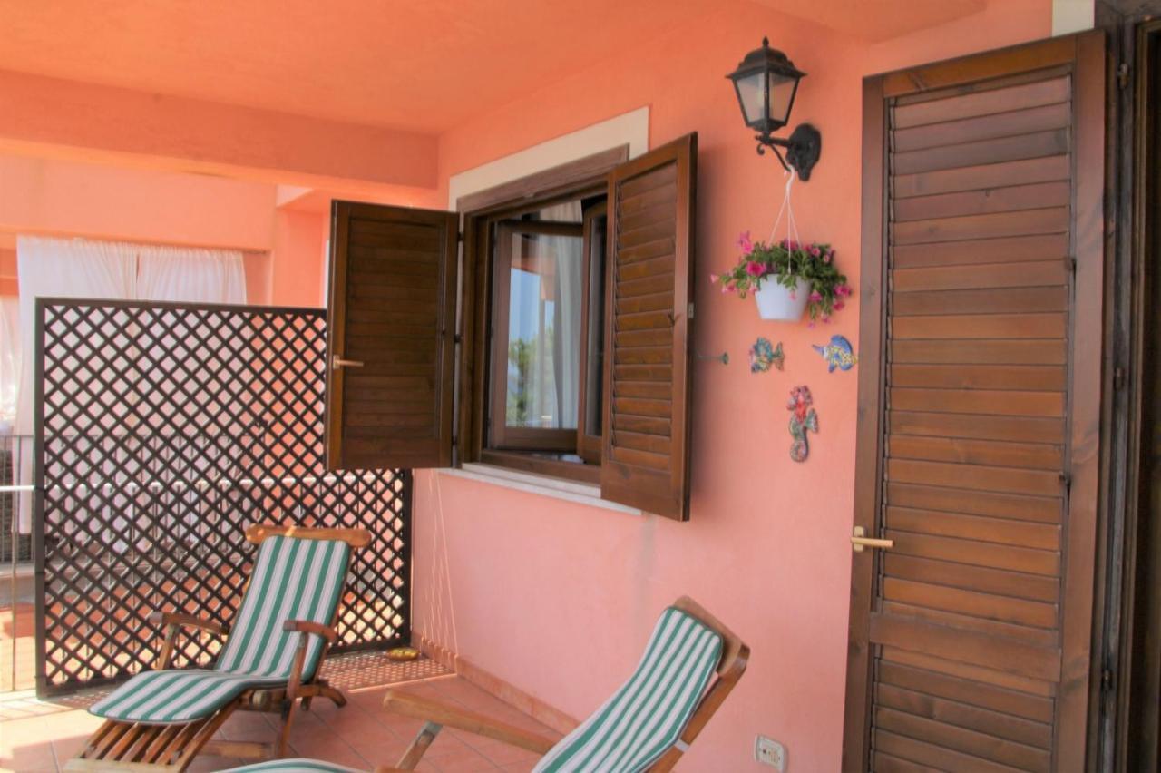 Poseidone Sea Apartment Taormina มาซเซโอ ภายนอก รูปภาพ