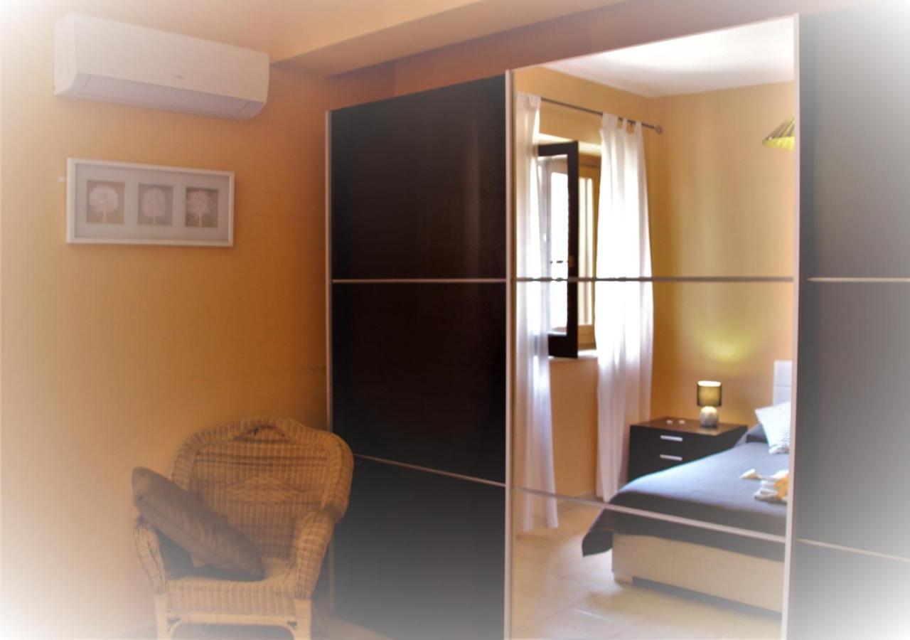 Poseidone Sea Apartment Taormina มาซเซโอ ภายนอก รูปภาพ
